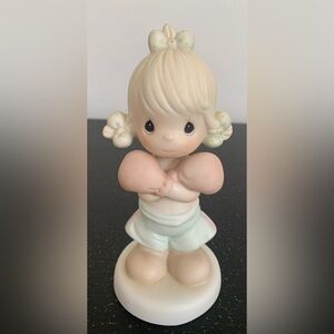 Vintage Precious Moments “Faith Is A Victory “ Figurine 
521396